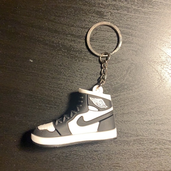 Jordan 1 keychain - Picture 2 of 2